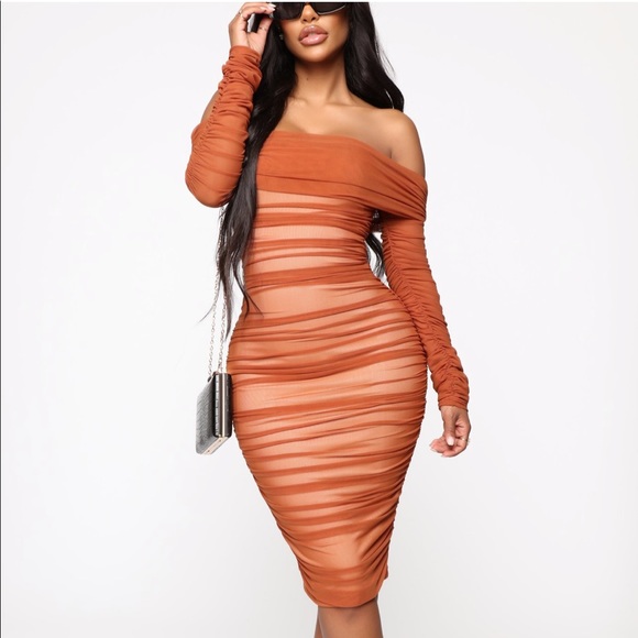 Ruched dress - Picture 2 of 5